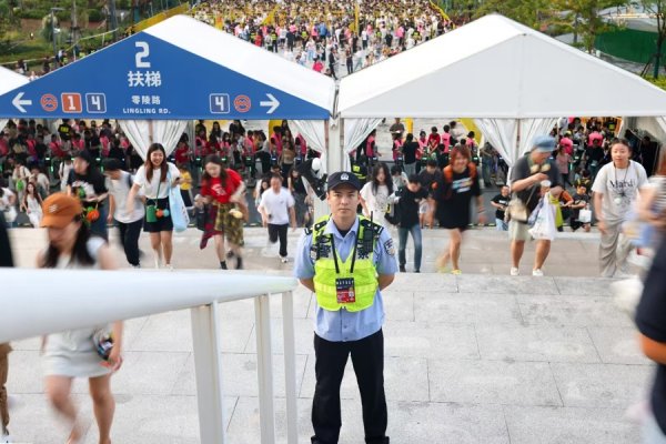 盛宝优配 “5525 回到那一天”五月天上海开唱，这群人为15万歌迷保驾护航